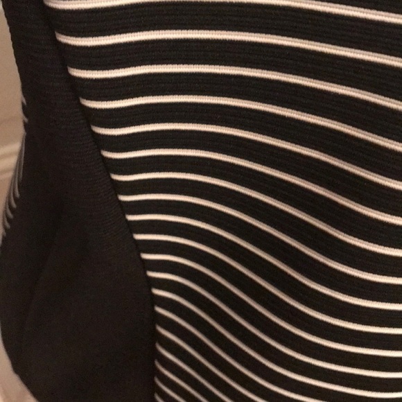 EUC Size M Black & White Striped Shirt B1 - Picture 2 of 5